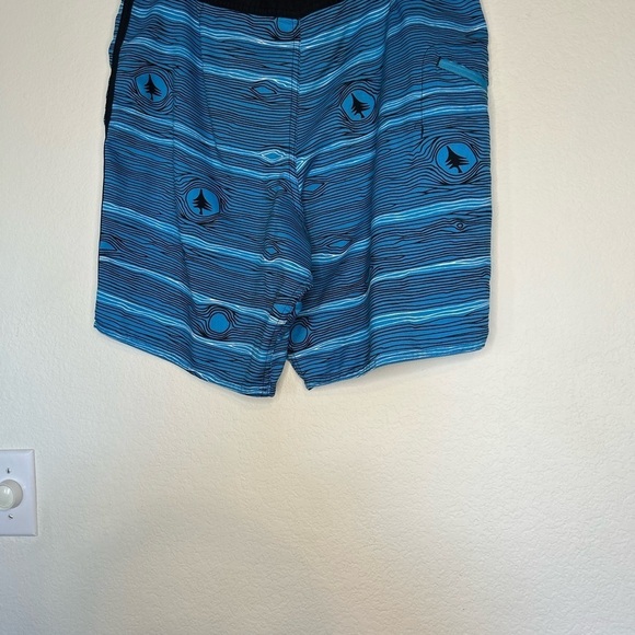 HIPPY TREE Men's Blue Black Swim Shorts Boardshorts Size 32 - Picture 2 of 10